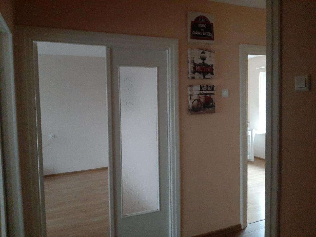 Ergli Apartment Bagian luar foto
