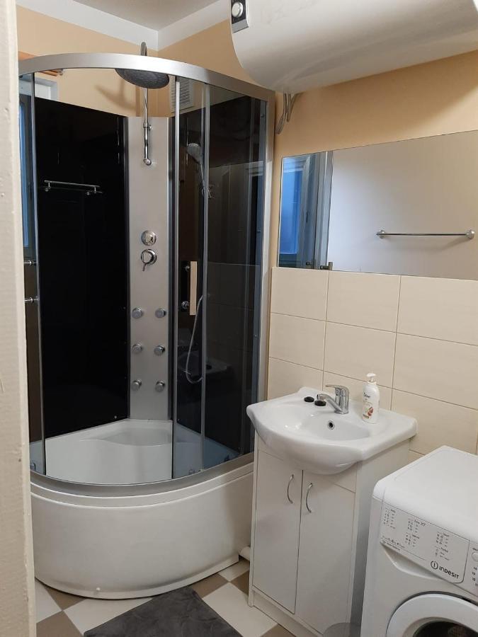 Ergli Apartment Bagian luar foto