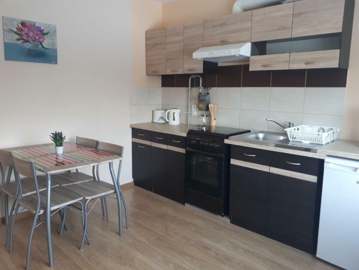 Ergli Apartment Bagian luar foto